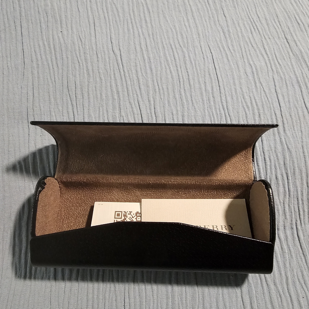 Burberry Black Glasses Case with Gold Detail - Picture 2 of 3